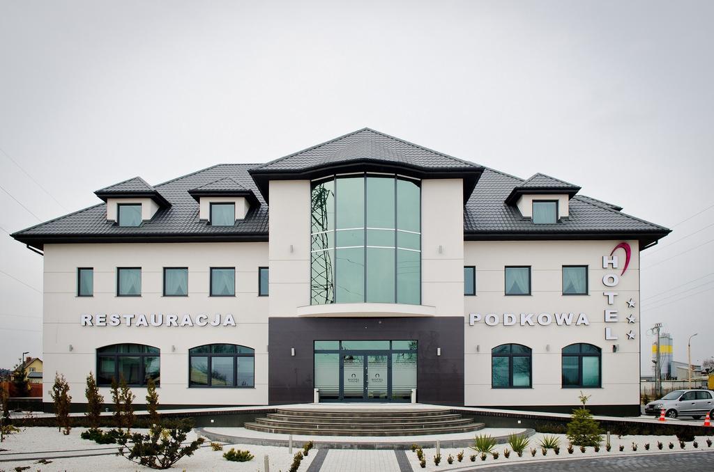 Hotel Podkowa Płock Buitenkant foto