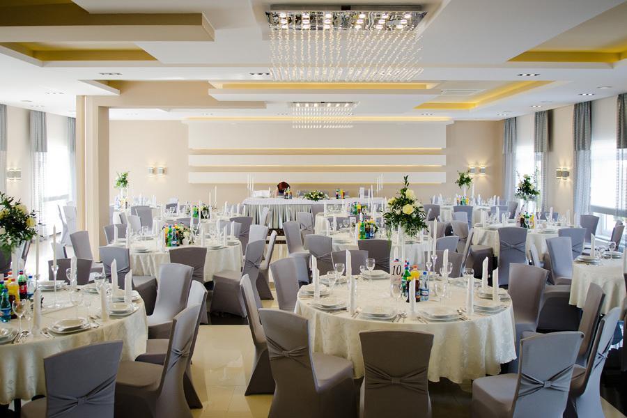 Hotel Podkowa Płock Buitenkant foto